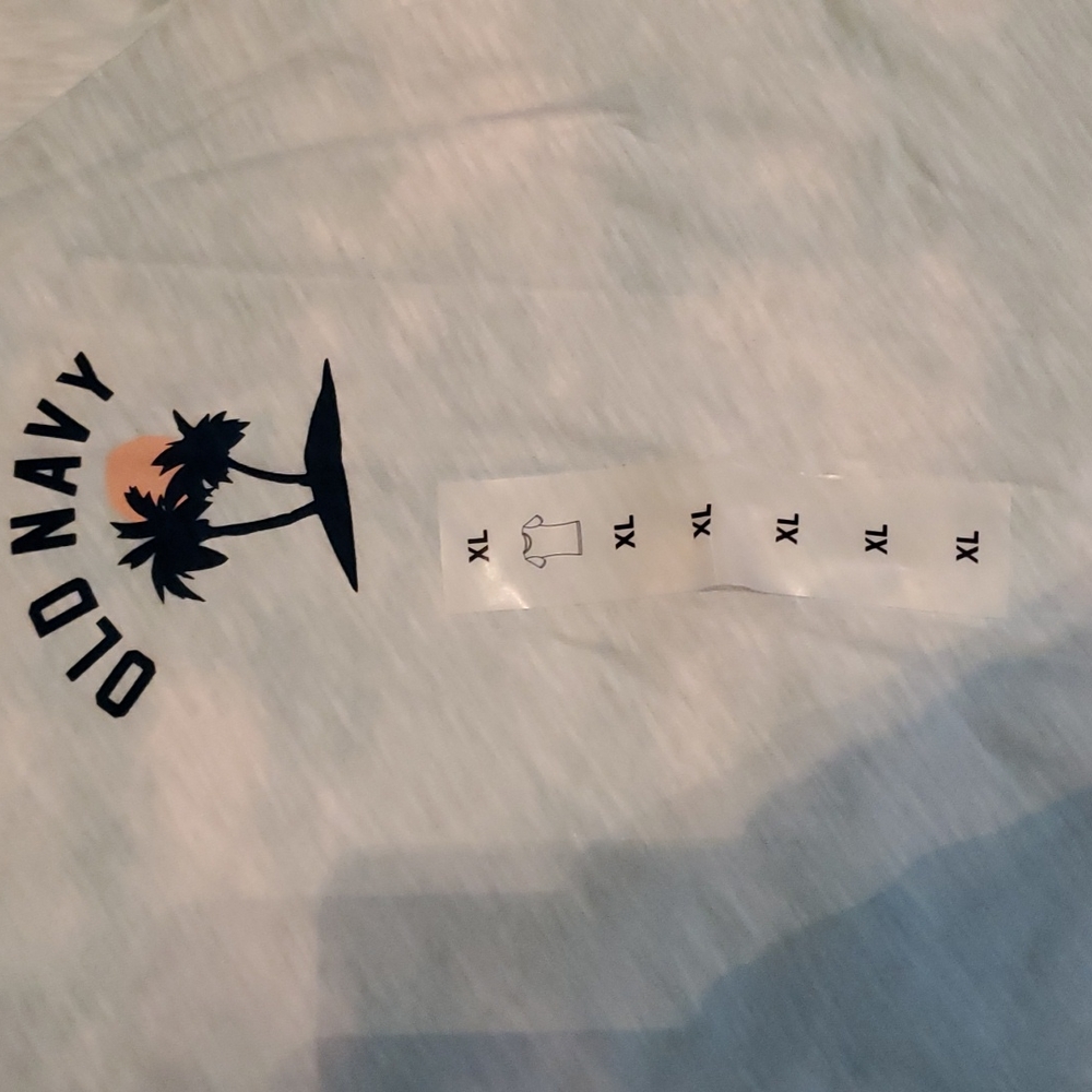 Old Navy Tee Shirt XL - Picture 2 of 7
